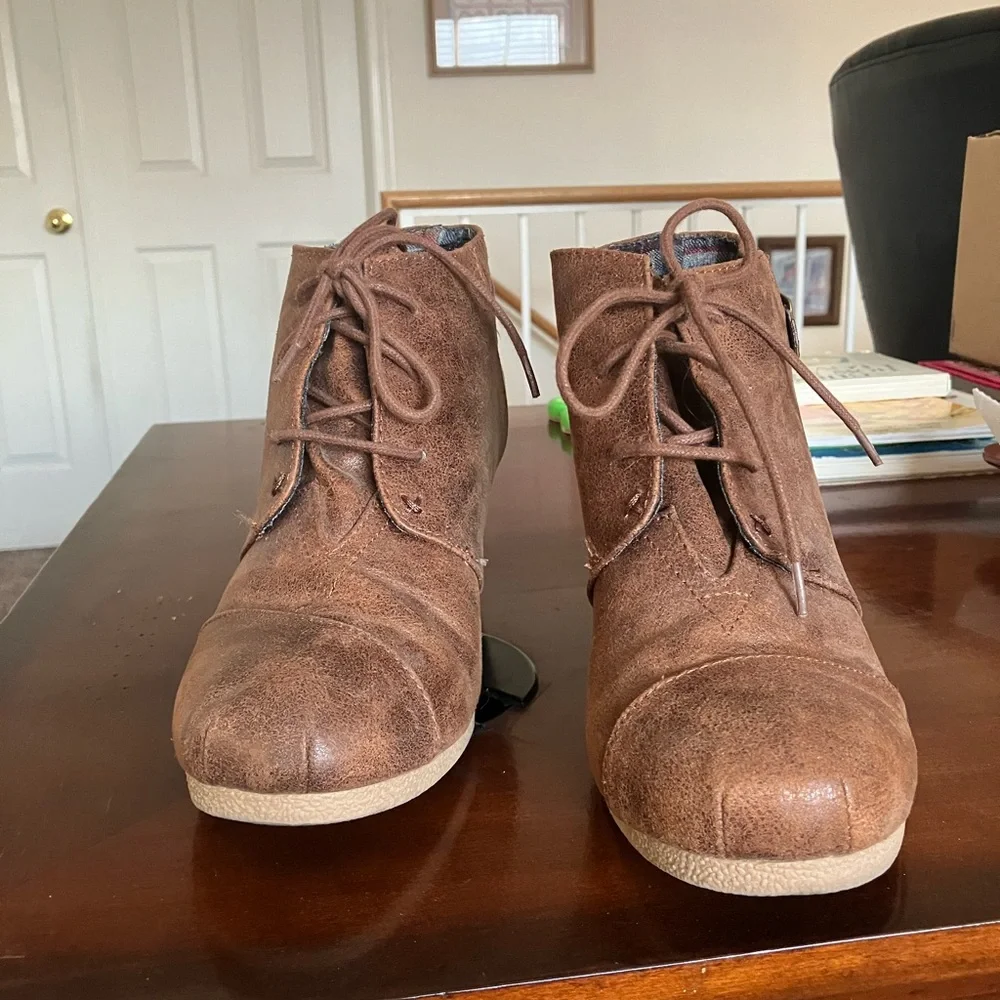 Maurice’s Brown Ankle Boots - Picture 3 of 4